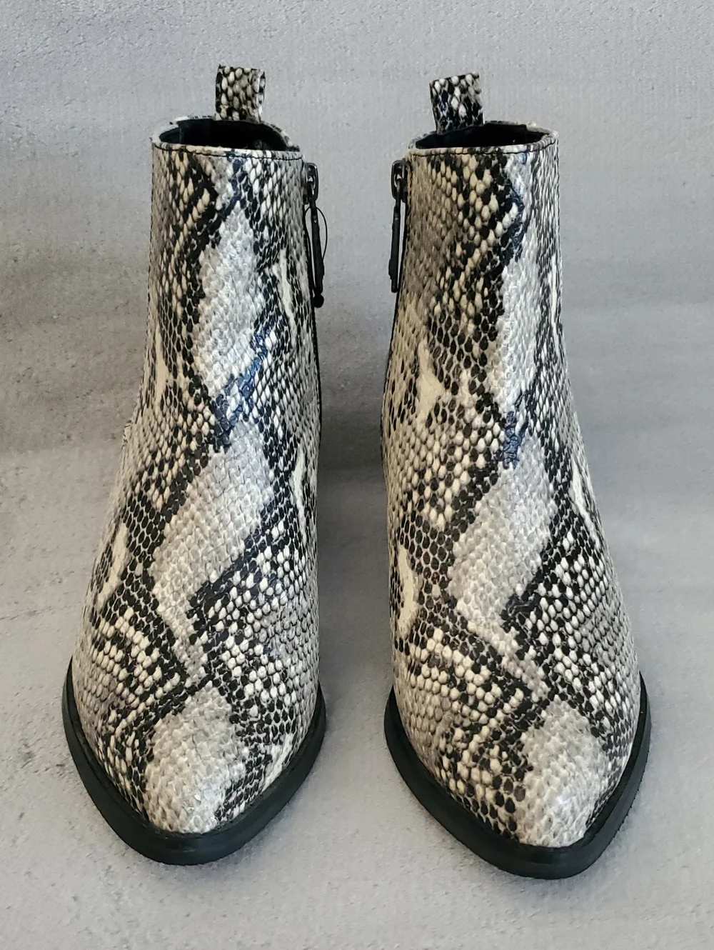 🆕️ BLONDO Elvina Waterproof Leather Snake Embossed Ankle Boots WOMEN'S SIZE: 7M
